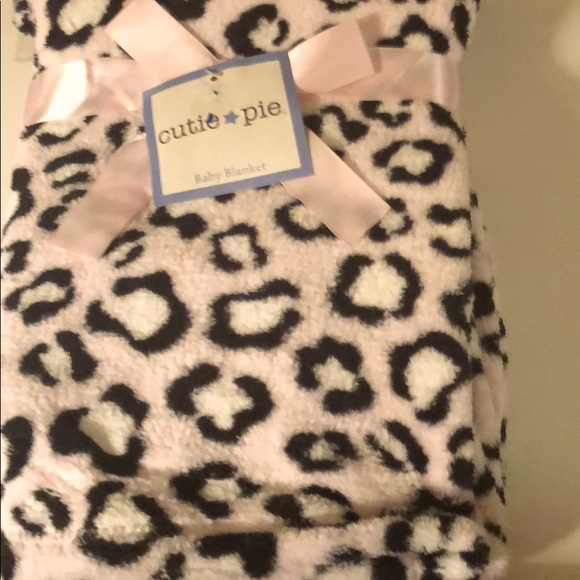 Cutie Pie Other - NWOT-Dog Blanket Leopard Print,Pink,Black & white